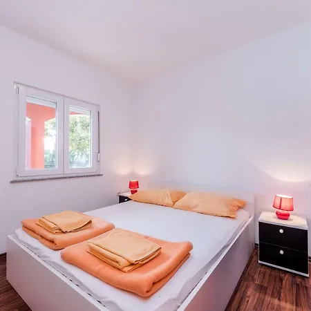 House Danica Obrovac