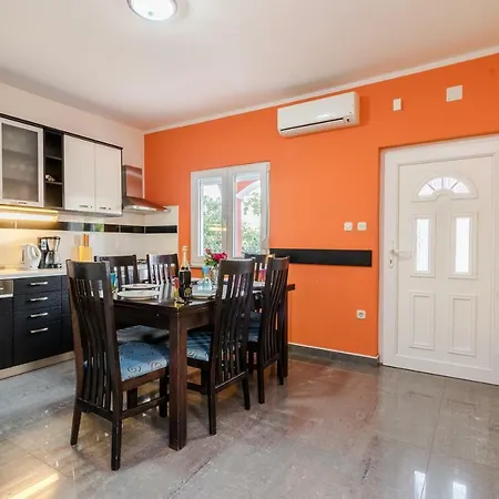 House Danica Obrovac