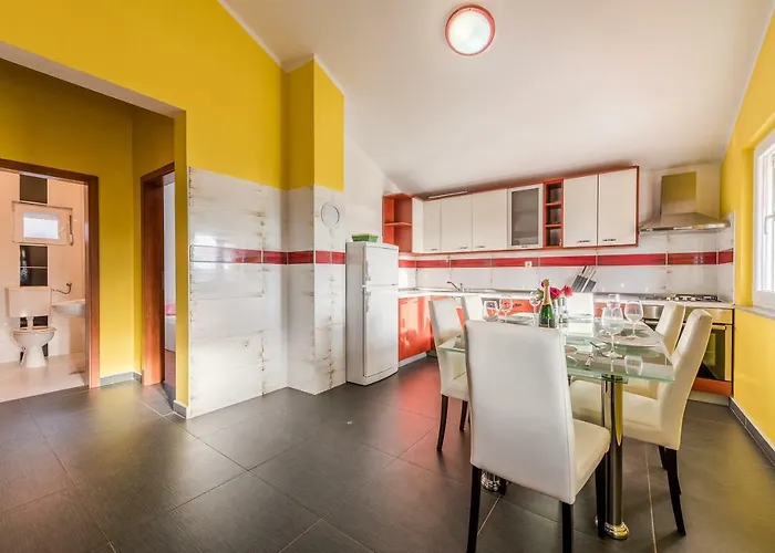 House Danica * Обровац