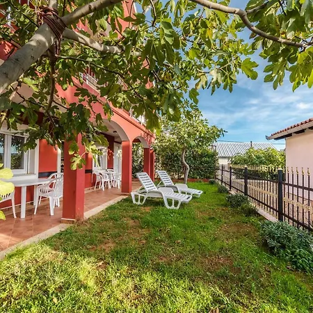 Сasa de vacaciones House Danica *