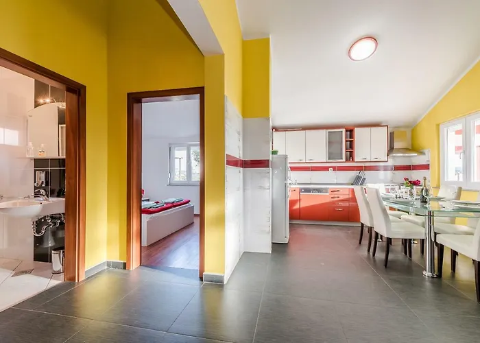 Vakantiehuis House Danica *